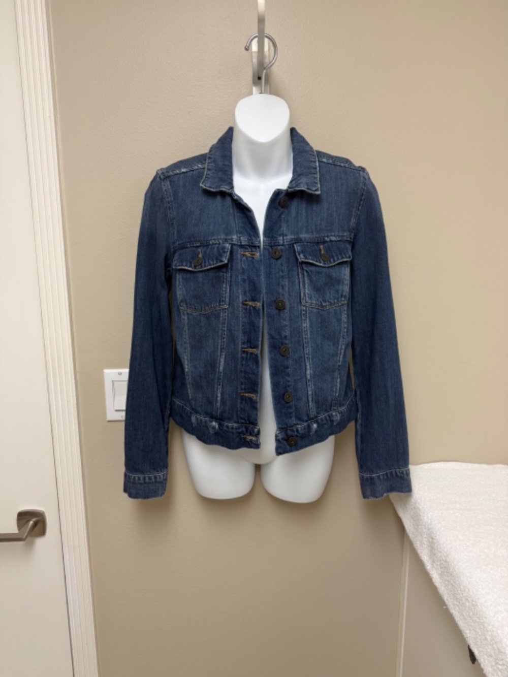 PAIGE Denim Jacket "Junya Destructed" Long Sleeve Pockets Blue Distressed Sz XS - Picture 3 of 15